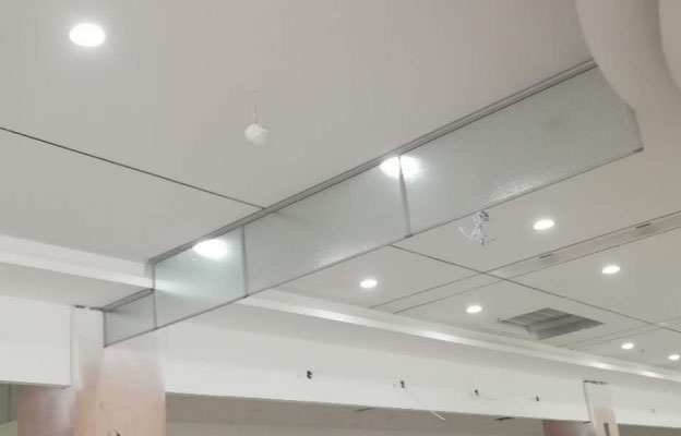 消防验收要求挡烟垂壁安装间距多少米设一道？