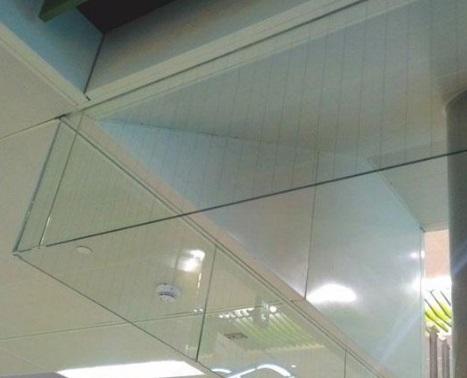 透明挡烟垂壁材质