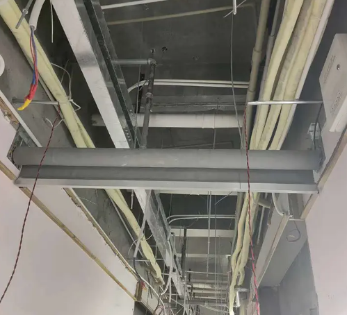 电动挡烟垂壁的主要材料